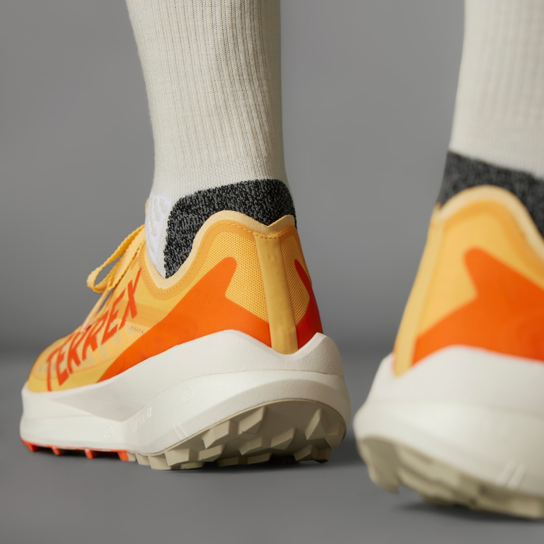 adidas Tenis de Trail Running Terrex Agravic Speed Unisex, Semi spark/crystal blanco/impact naranja
adidas Tenis de Trail Running Terrex Agravic Speed Unisex, Semi spark/crystal blanco/impact naranja