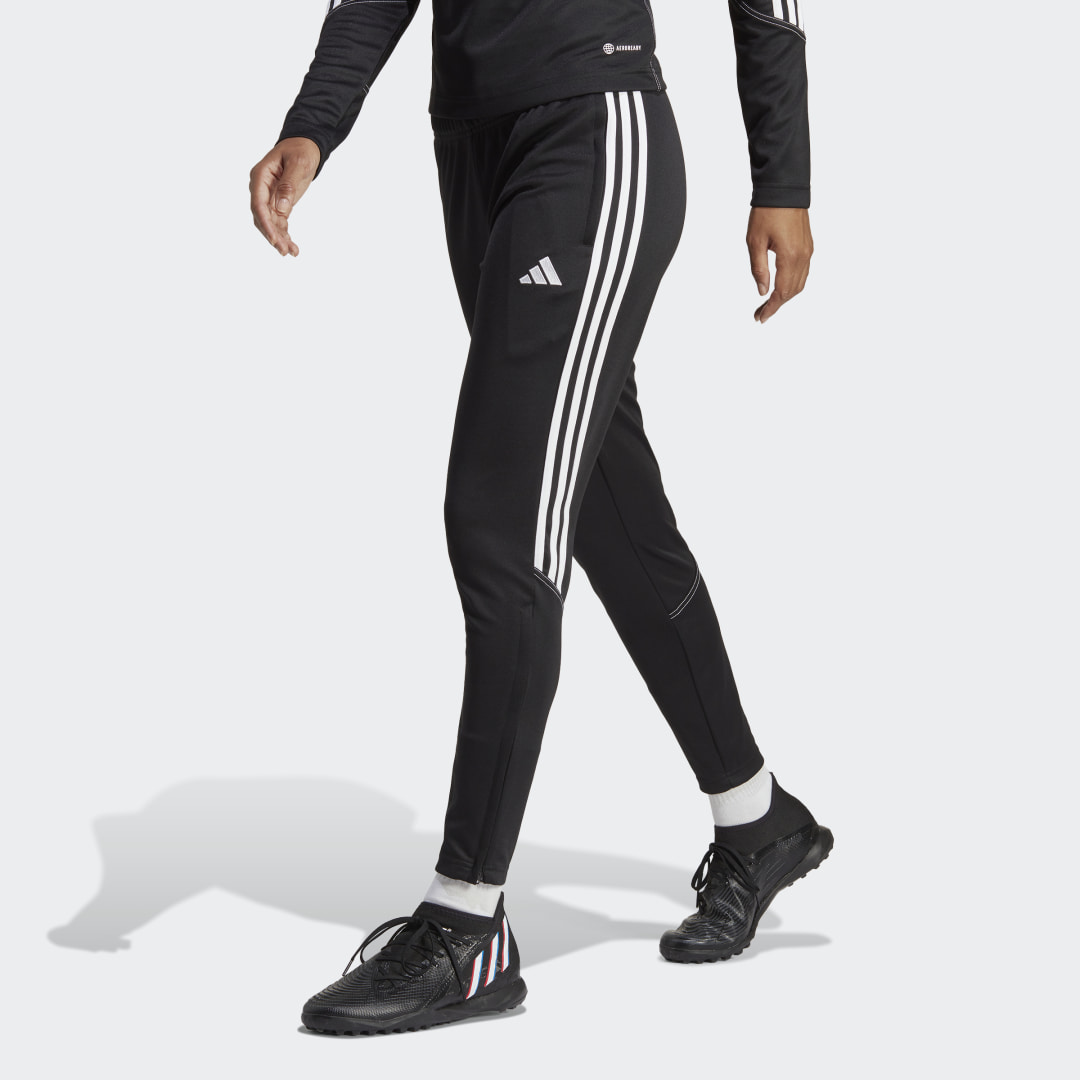 adidas Pantalón de Entrenamiento Tiro 23 Club Pantalón de Entrenamiento Tiro 23 Club Mujer - Mujer Fútbol, Negro / blanco
adidas Pantalón de Entrenamiento Tiro 23 Club Pantalón de Entrenamiento Tiro 23 Club Mujer - Mujer Fútbol, Negro / blanco
