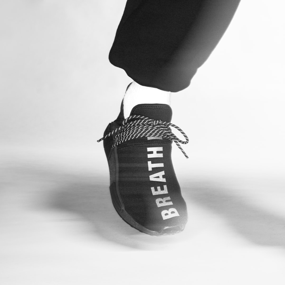 фото Кроссовки pharrell williams hu nmd adidas originals