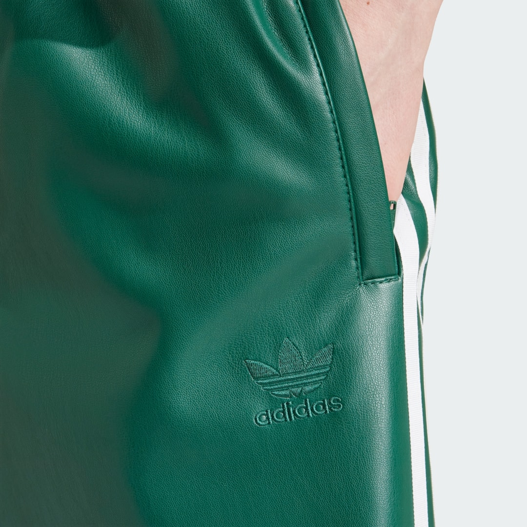 adidas Pantalón Deportivo Adicolor 3 Rayas Firebird Cuero Sintético Hombre, Verde
adidas Pantalón Deportivo Adicolor 3 Rayas Firebird Cuero Sintético Hombre, Verde