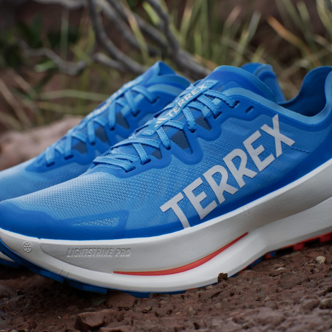 adidas Tenis de Trail Running Terrex Agravic Speed Ultra Hombre, Pulse azul/gris one/semi impact naranja
adidas Tenis de Trail Running Terrex Agravic Speed Ultra Hombre, Pulse azul/gris one/semi impact naranja