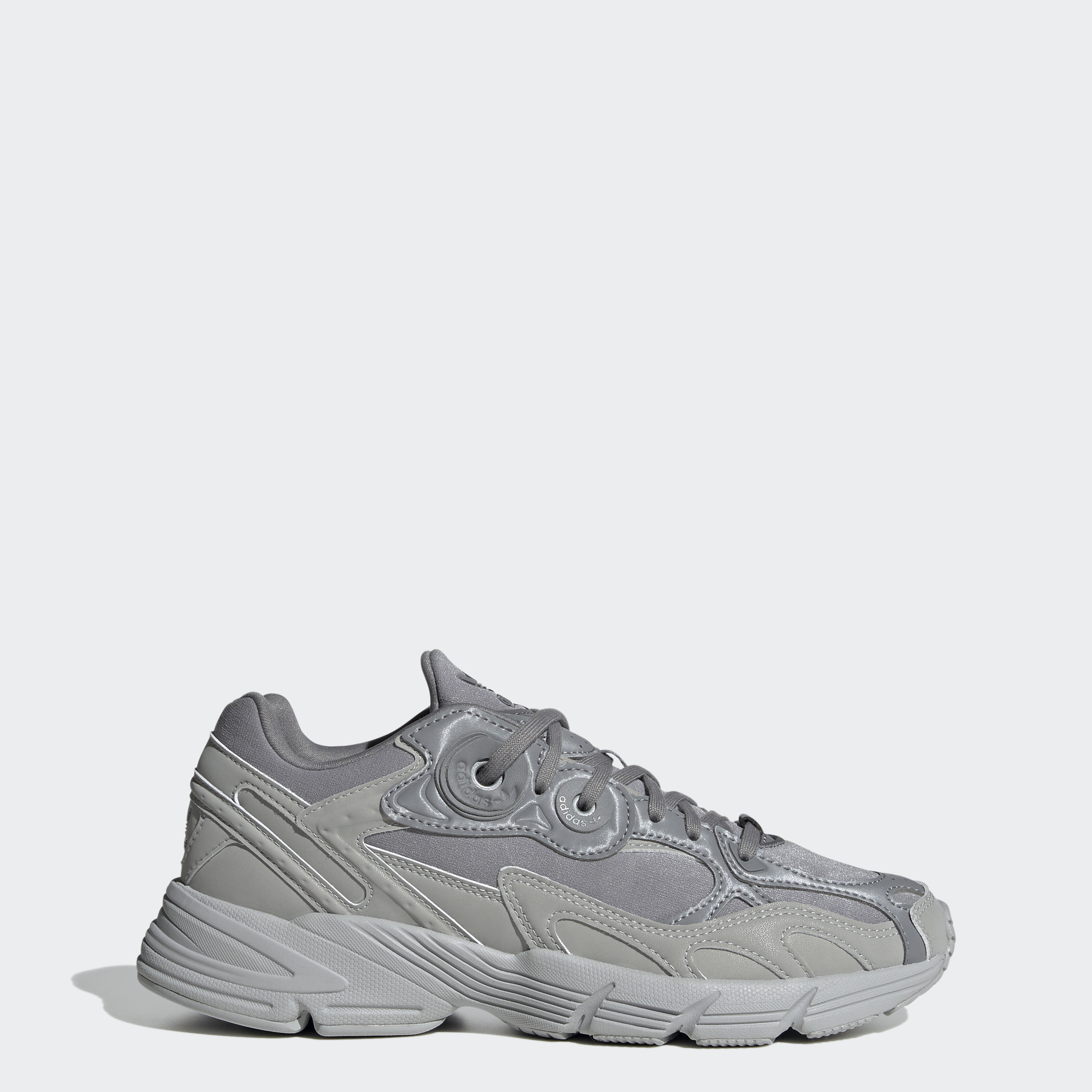 Grey Three / Grey Three / GY6854