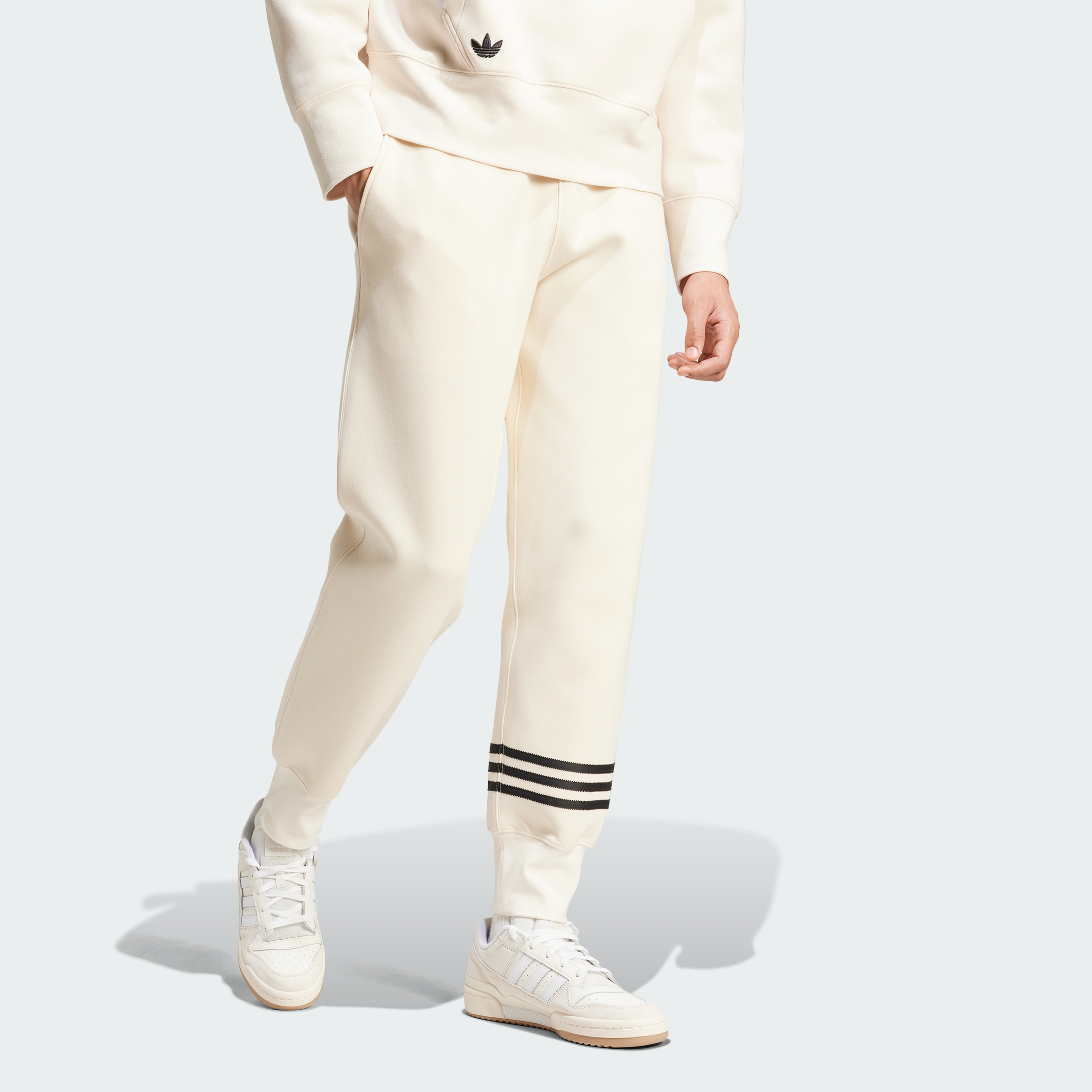 мужские брюки adidas Adicolor в стиле неоклассика