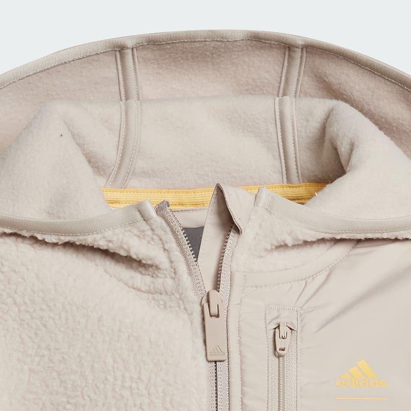 สีเบจ เสื้อแทรค adidas Disney Lion King