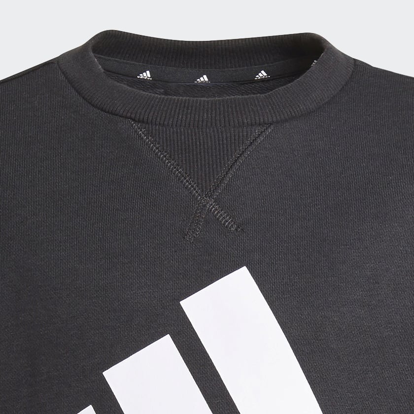 Svart Essentials Sweatshirt