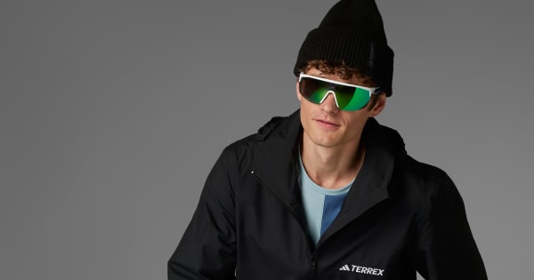 アディダス マルチ エッセンシャルズ 2L レインジャケット - ブラック