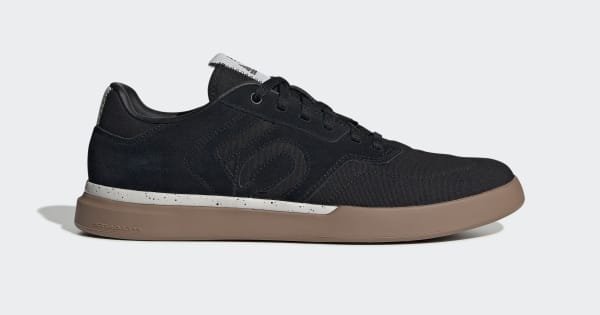 type W grateful / essential black　stina 3024-20250815-094519757-