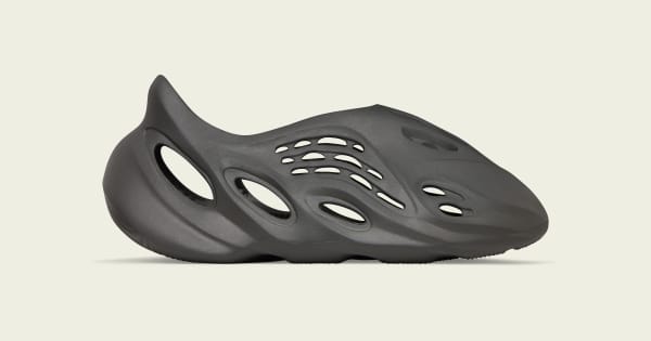 アディダス YZY FOAM RNR ADULTS - ブラック | アディダス ジャパン