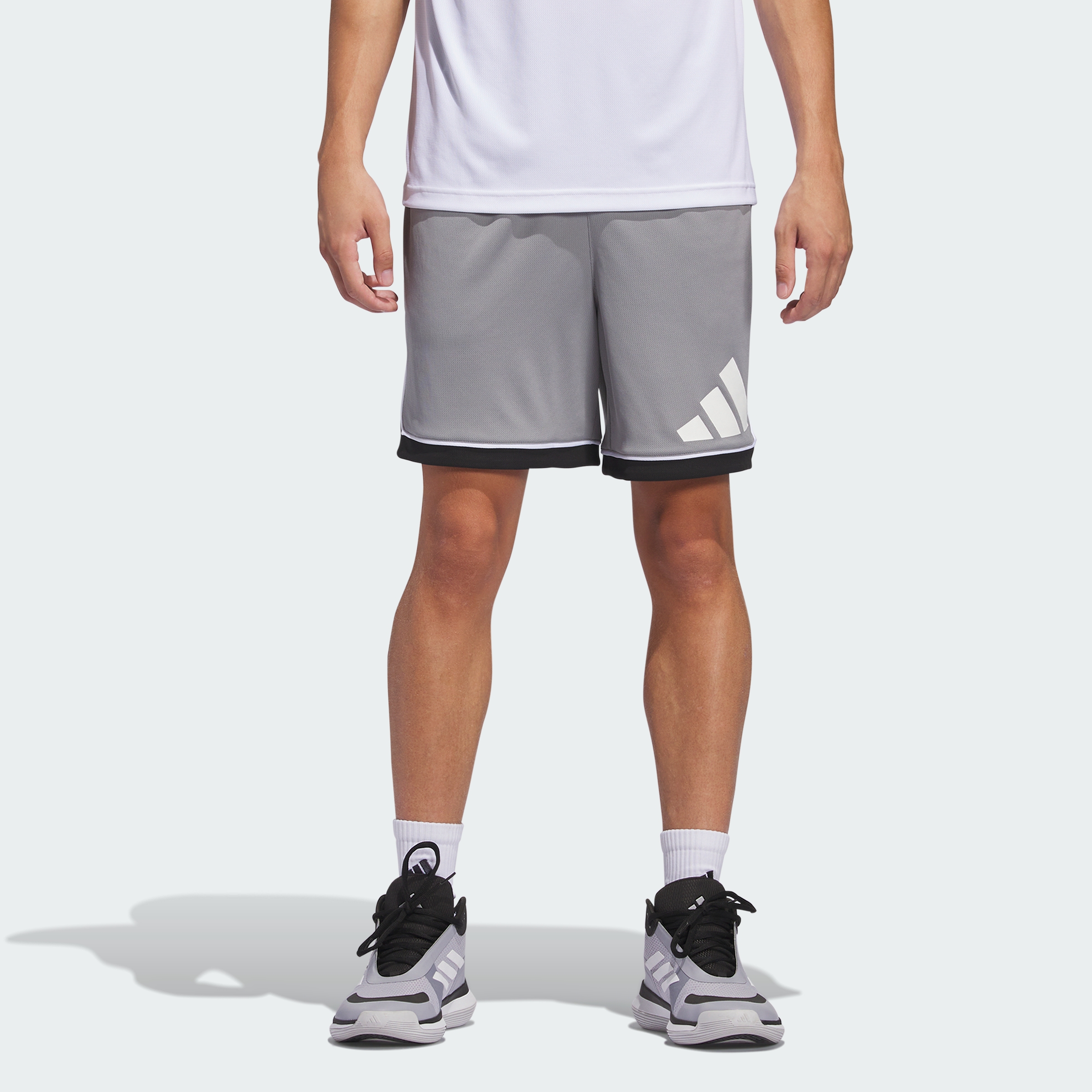Grey Three / Black