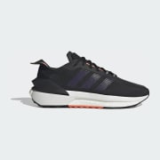 Color del artículo: Core Black / Core Black / Coral Fusion
