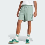 Product color: Silver Green