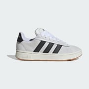 Product color: Crystal White / Core Black / Off White