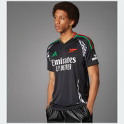 Cor do artigo: Black