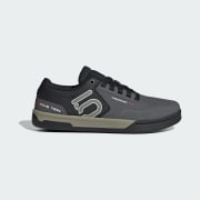 Product colour: Grey Six / Silver Pebble / Core Black