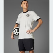 Farbe: Cloud White / Black