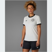 Farbe: Cloud White / Black