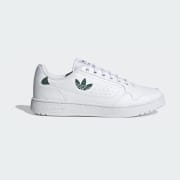 Colour: Cloud White / Cloud White / Collegiate Green