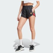 Màu sản phẩm: Black / Team Victory Red / St Tan