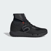 Product colour: Core Black / Grey Three / Solar Red