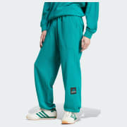 Warna produk: Equipment Green