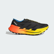 商品カラー： Core Black / Core Black / Lucid Ray Blue