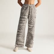 Colour: Almond Milk-Smc / Charcoal