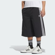 Colour: Black / White