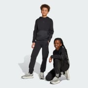 Product color: Black / Black