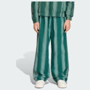 สี: Collegiate Green / Tech Emerald