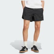 Product color: Black / Black