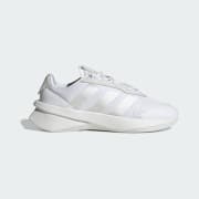 Colour: Cloud White / Zero Metalic / Crystal White