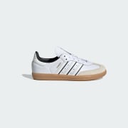 Colour: Cloud White / Off White / Core Black