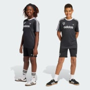 Colour: Black / White