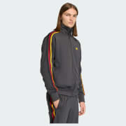 Kód farby: Utility Black / Collegiate Gold / Team Power Red 2 / Black