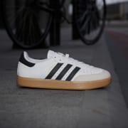 Kolor produktu: Cloud White / Core Black / Gold Metallic