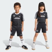 Colour: Black / White