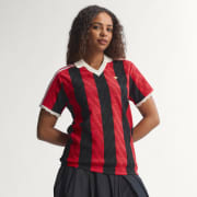 Product colour: Semi Lucid Red