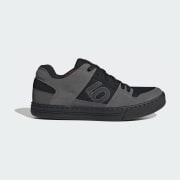 Product colour: Grey Five / Core Black / Grey Four
