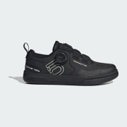 Product color: Core Black / Linen Green / Cloud White