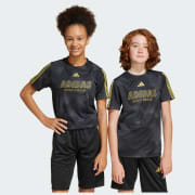 Colour: Black / Gold Metallic