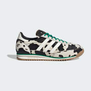 Color del artículo: Core Black / Off White / Court Green