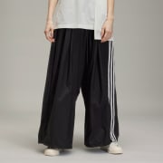 Colour: Black