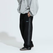 商品カラー： Black / Grey Six