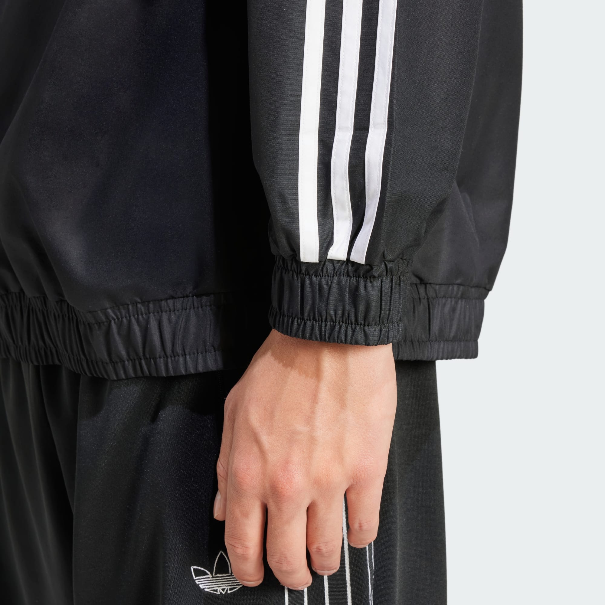 アディダス アディカラー ウーブンクルーネック ウインドブレーカー