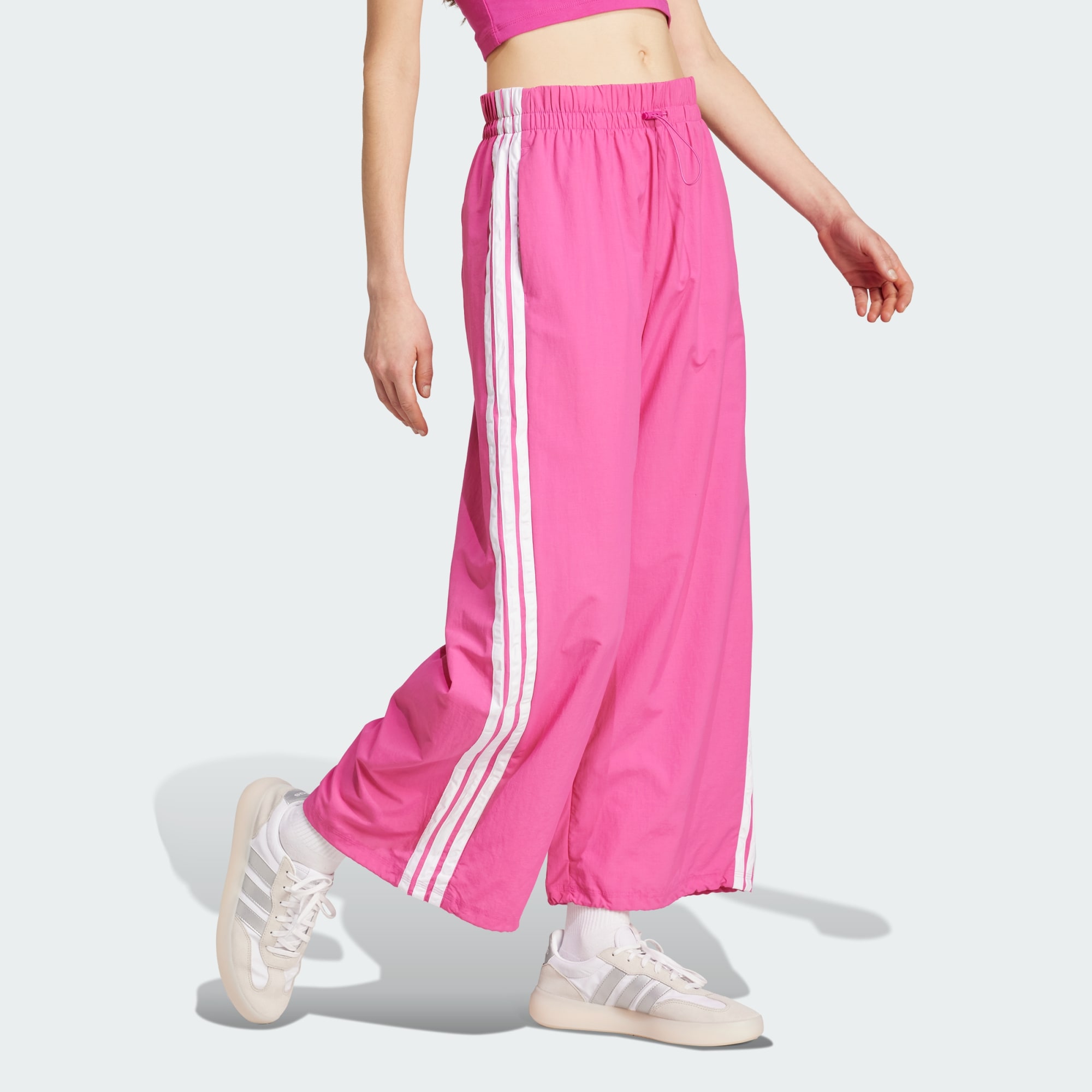 Pantaloni Essentials 3 Stripes Lifestyle Woven Parachute Rosa JC8167 25 model