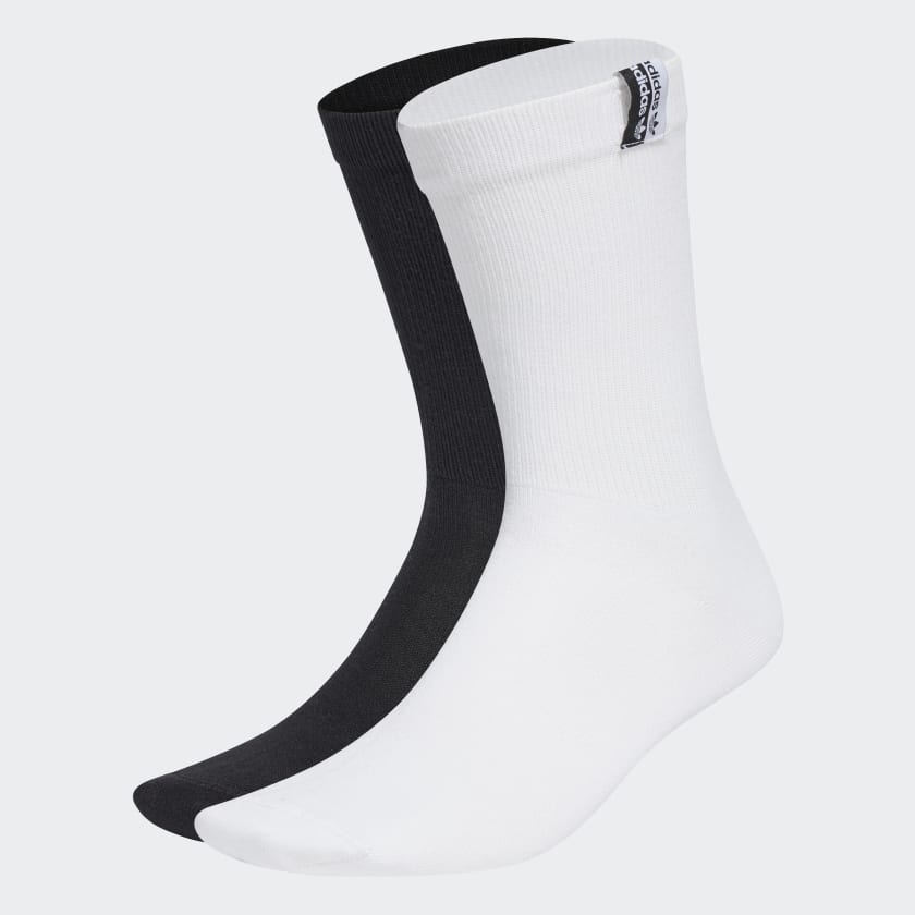 meia da adidas na canela