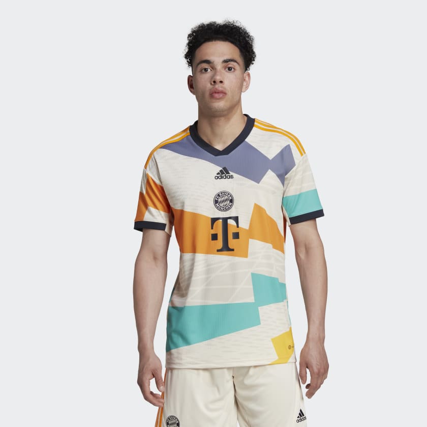 aanplakbiljet Vertrek Jong adidas FC Bayern München 22/23 Vierde Voetbalshirt - beige | adidas Belgium