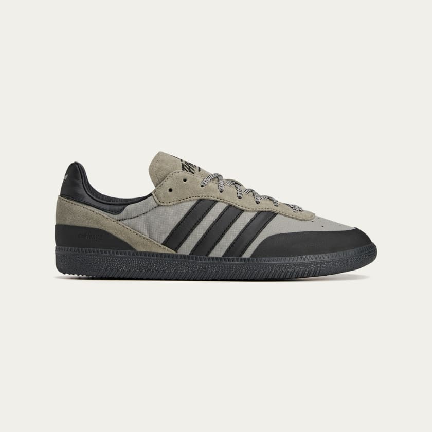 ADIDAS 100シフスハロスヒルスロトッフスニカ 【関税込】 国内11月6日発売予定】 100 シーブス × アディダス オリジナルス
