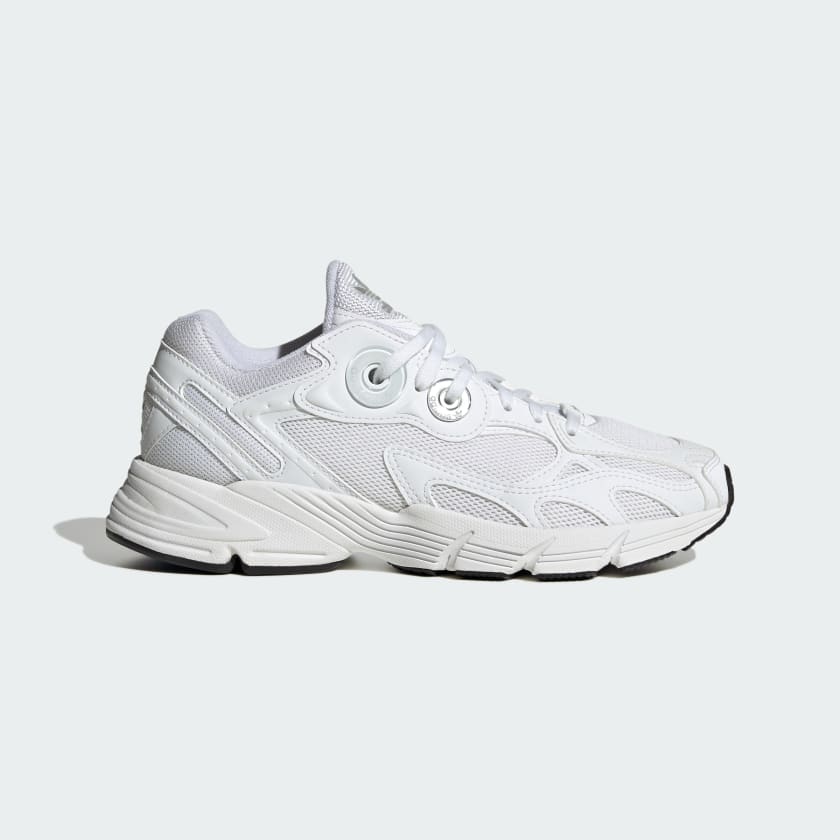 直営店に限定 アディダス アディダス ホワイト - ASTIR adidas / アスター 靴