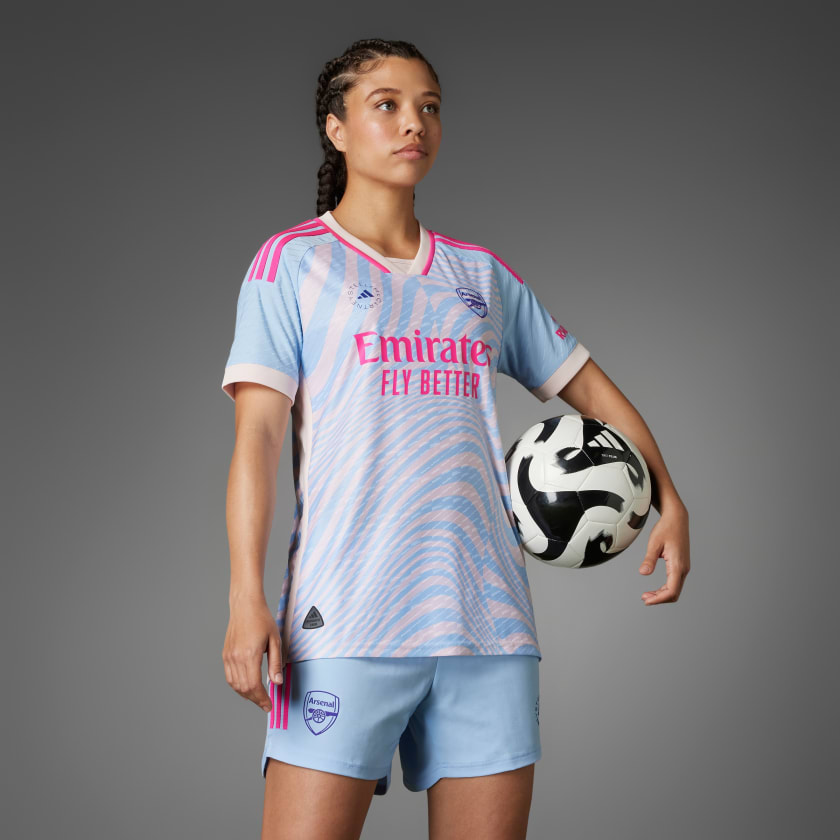 arsenal blue and pink kit
